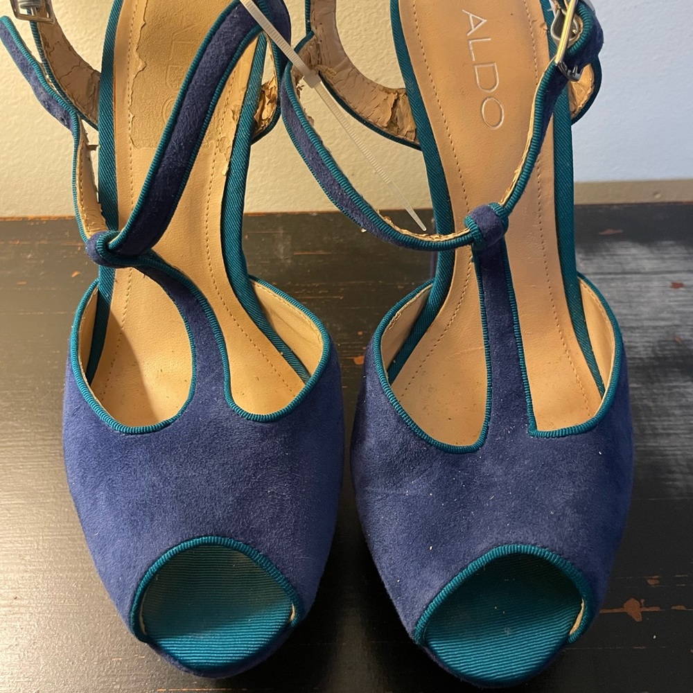 Aldo multicolor platform heel. Used fair condition.